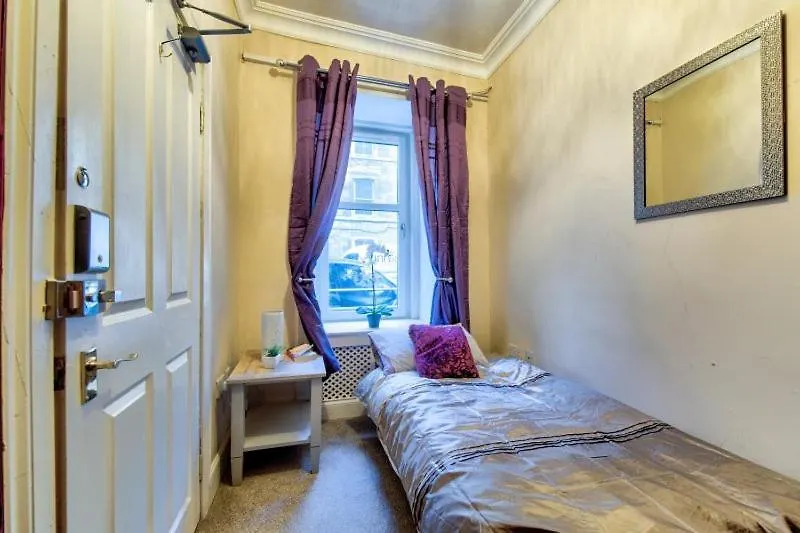 Edinburgh Central Drumdryan Ground Floor Aparthotel 영국